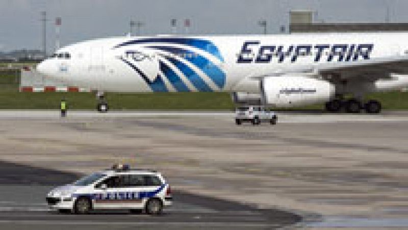 Las autoridades francesas intensifican los controles en los aeropuertos tras el siniestro del avión de EgyptAir