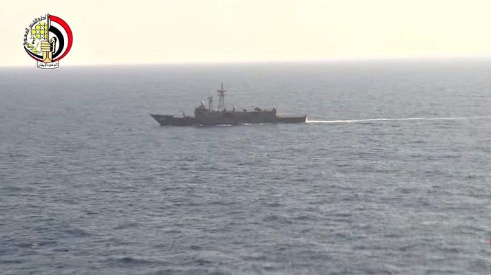 Telediario 1 - Localizan restos humanos del avión de EgyptAir estrellado