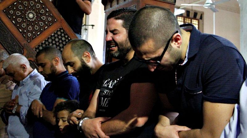 Las vidas rotas de las 66 personas que viajaban a bordo del avión siniestrado en el Mediterráneo