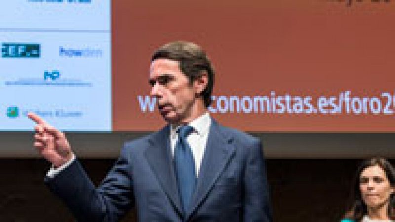 Aznar considera "un error" relajar la corrección del déficit y alerta de los riesgos de una elevada deuda