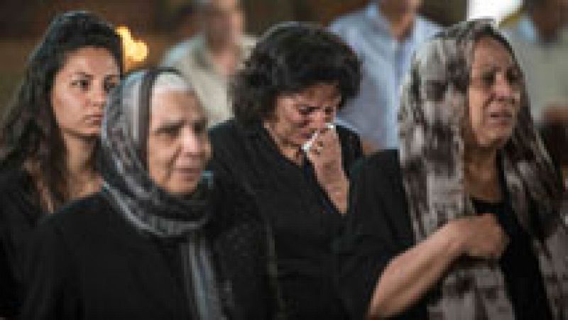 Los egipcios dan el pésame a la familia de la azafata del avión siniestrado
