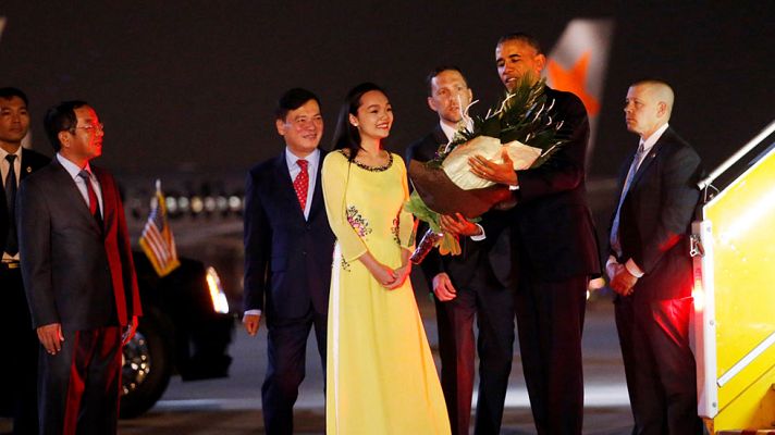 Telediario 1 - Obama inicia un significativo viaje por Asia