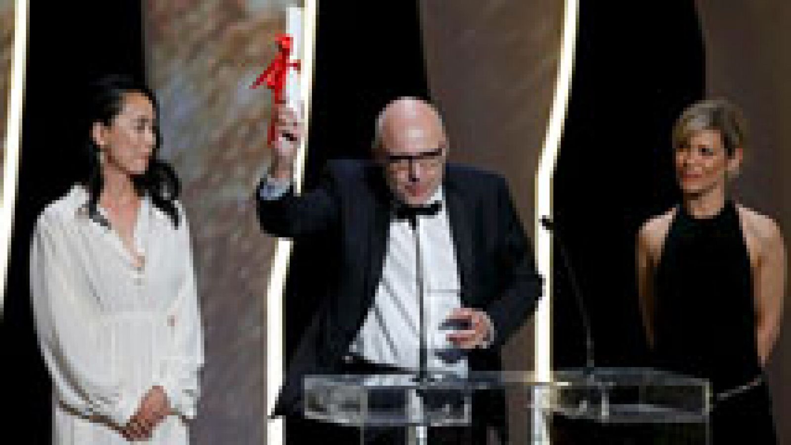 Telediario 1: Palma de Oro en Cannes para Kean Loach por su largometraje 'Daniel Blake' y para el cortometraje 'Timecode' del español Juanjo Jiménez  | RTVE Play