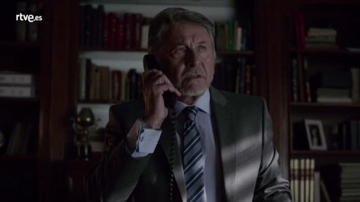 El Ministerio del Tiempo - Salvador Martí habla por teléfono con Rajoy