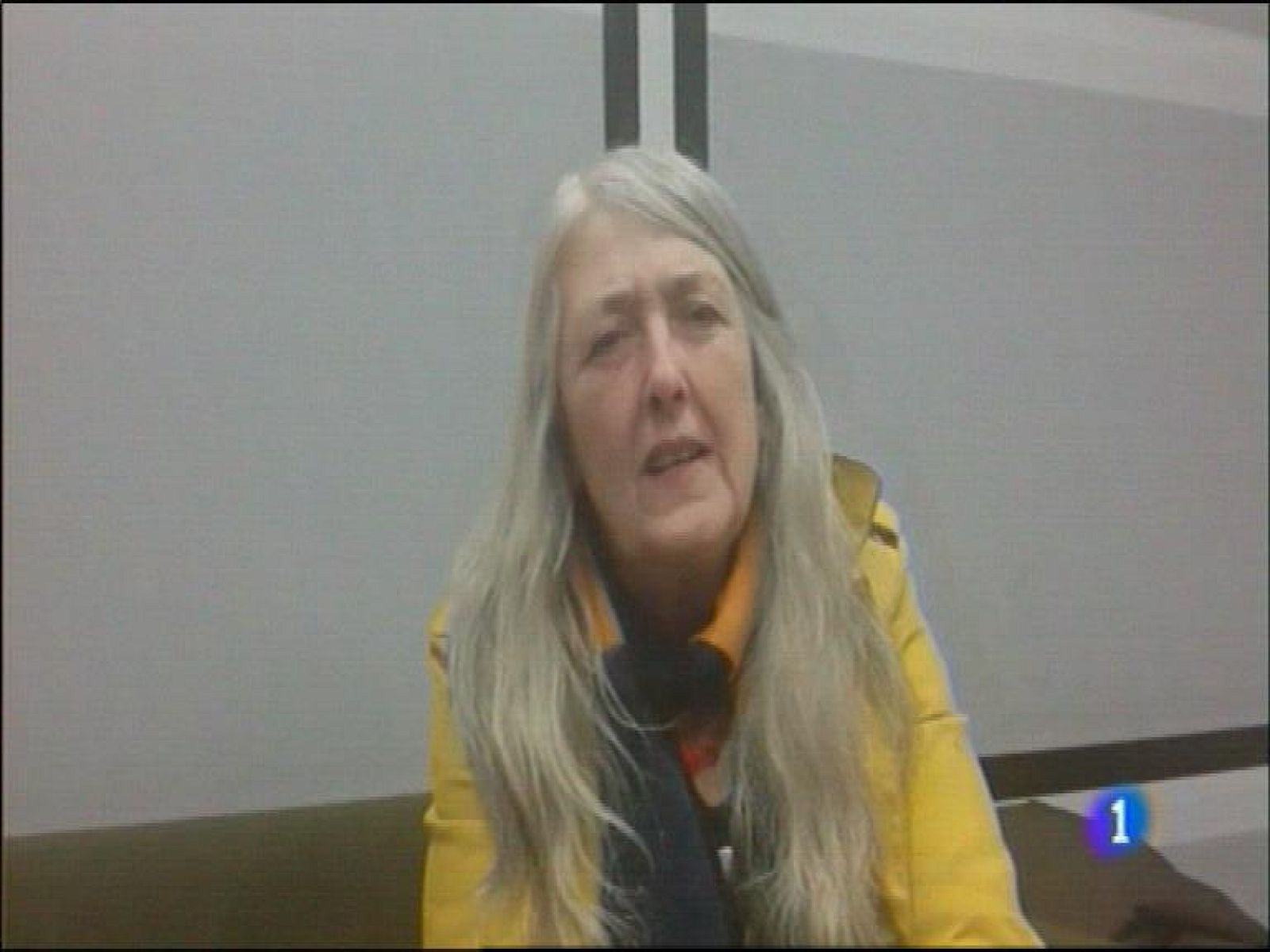  La historiadora británica Mary Beard ha sido galardonada este mediodía en Oviedo con el premio princesa de asturias de ciencias sociales 2016 por su contribución al estudio de la cultura,  la política y  la sociedad de la antigüedad grecolatina...El jurado ha valorado en esta catedrática de la universidad de Cambridge que es una de las figuras intelectuales europeas más influyentes de la actualidad y cuenta con un amplio reconocimiento tanto del mundo académico como de la sociedad. Cerca de 27 millones de euros destinará el gobierno asturiano para fomentar las explotaciones agrarias y la creación de empresas por parte de jóvenes. La Consejera de Desarrollo Rural, María Jesús Álvarez, ha dicho que son ayudas necesarias para modernizar las explotaciones y atraer población.