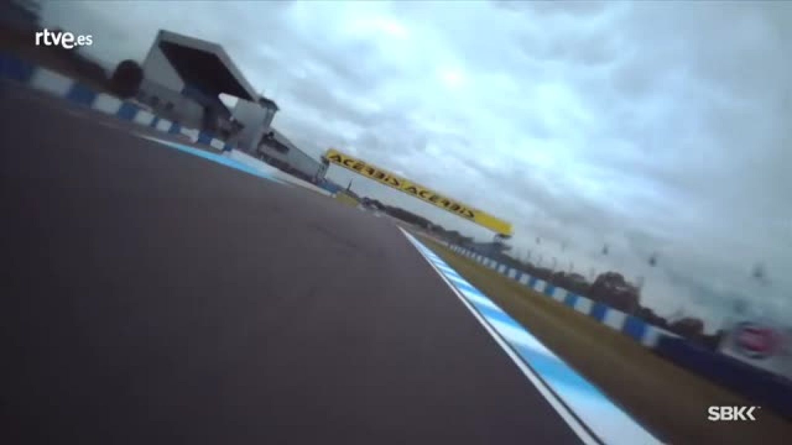 Superbike. Ronda de Donington. On board lap | Ver
