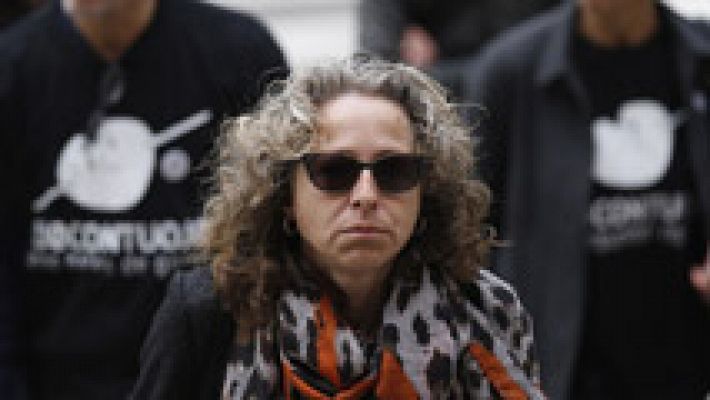 Telediario 1 - Absueltos los dos agentes de los Mossos acusados de dejar sin un ojo a Ester Quintana