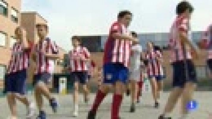 Telediario 1 - La final de la Champions se juega hasta en los colegios madrileños