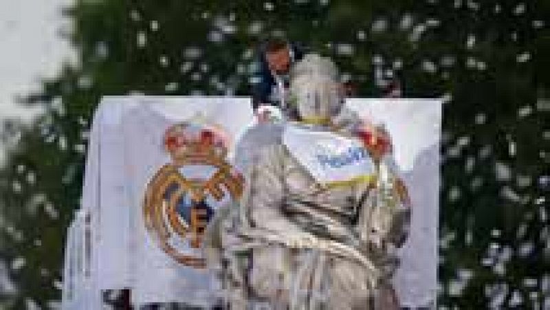 El Real Madrid celebra la Undcima con su aficin en Cibeles