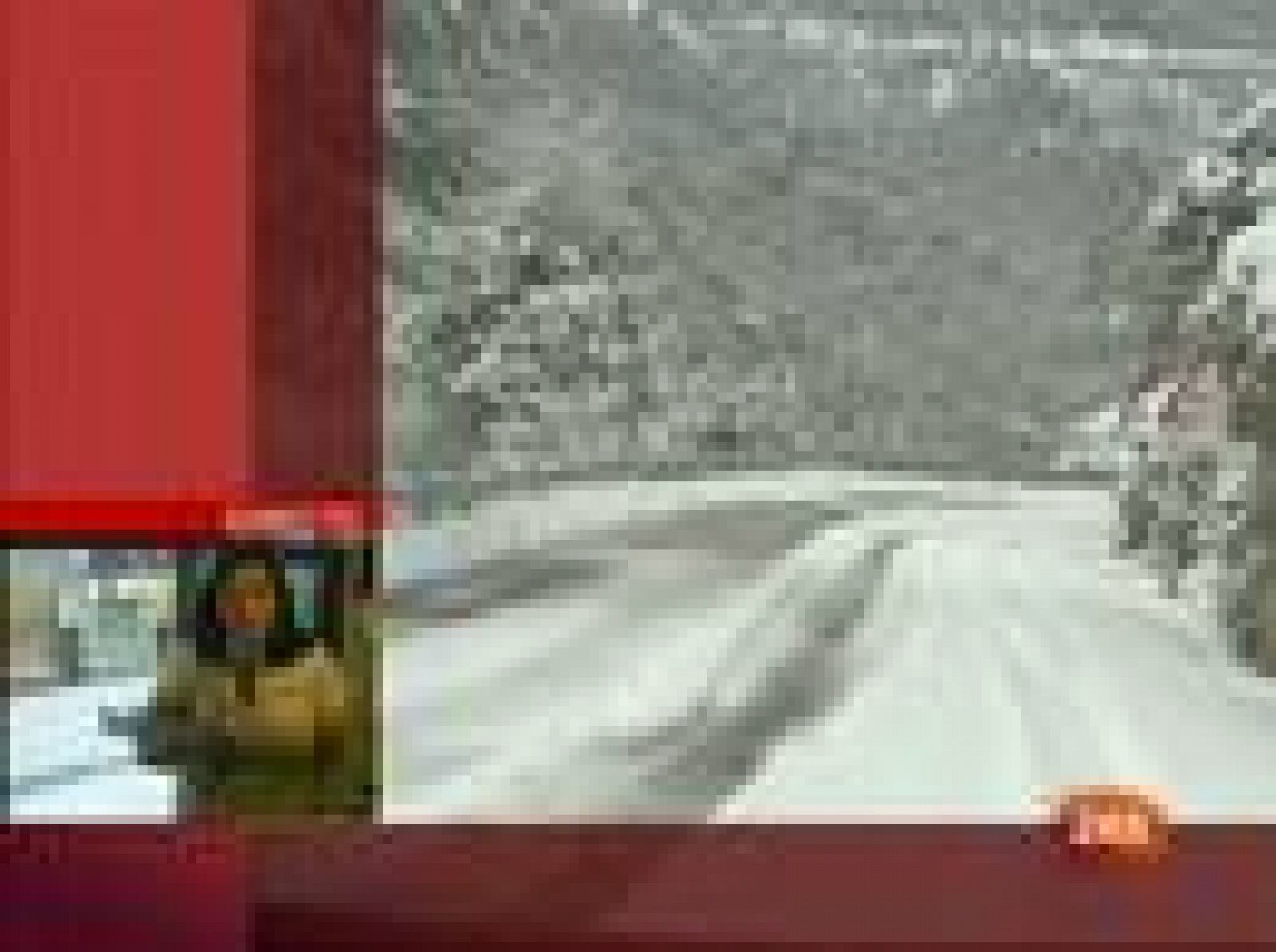 León, paralizada por la nieve | Ver