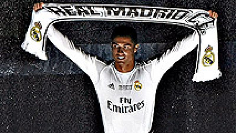 El delantero portugués Cristiano Ronaldo dijo ser "muy feliz" en el Real Madrid y declaró que es "un orgullo vestir la camiseta blanca", que le "queda de puta madre".