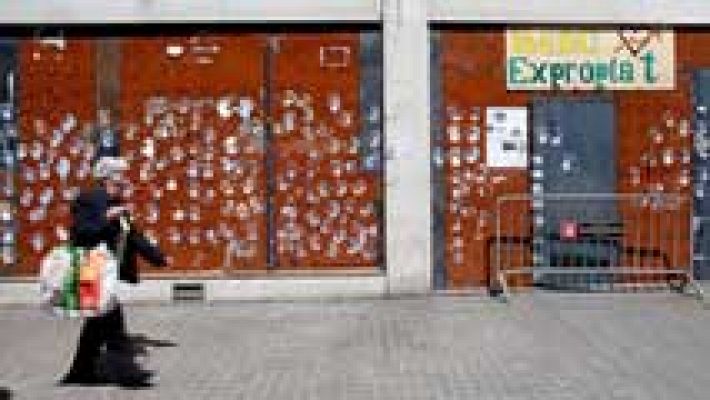 Telediario 1 - Tensa calma en el barrio de Gràcia en el primer día de acampada ante el banco 'desokupado'