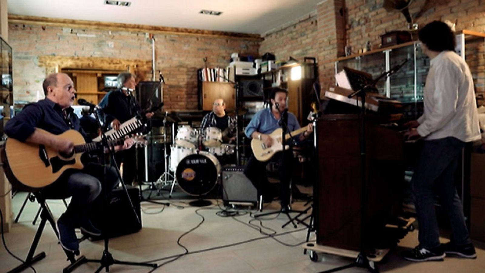 El grupo de música Fórmula V graban un nuevo disco