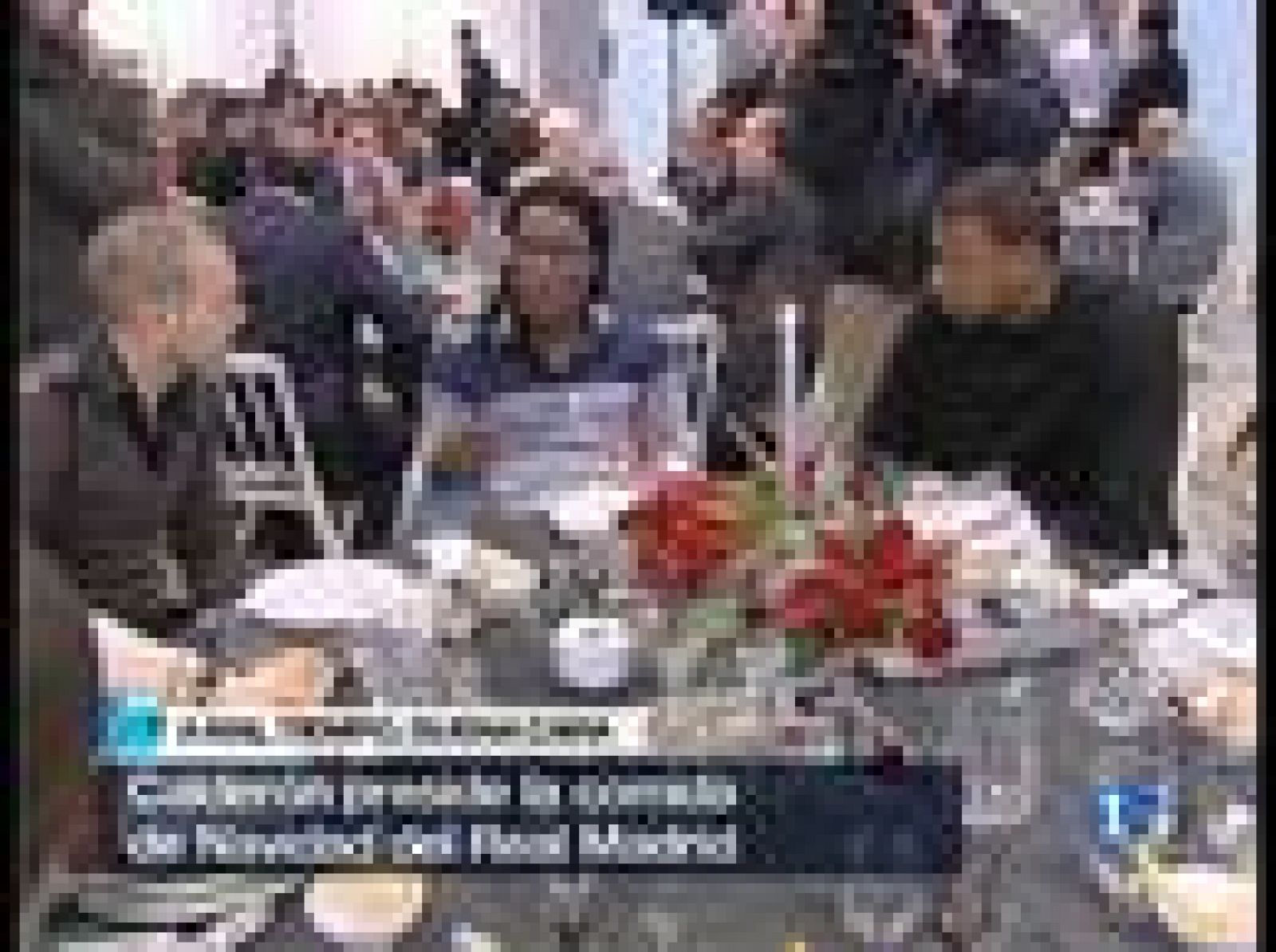 El Real Madrid ha celebrado la tradicional comida de navidad, a la que han acudido lesionados como Van Nistelrooy o De la Red. Ramón Calderón ha presidido el acto en la misma mesa que Juande.