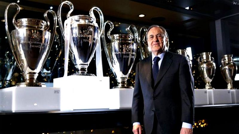 El club blanco se ha alzado con la Undécima y el madridismo ya puede visitarla en el Museo del Bernabéu. EL presidente, Florentino Pérez ha sido el encargado de colocarla.