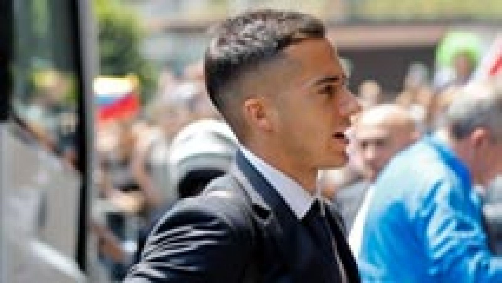 El internacional Lucas Vázquez, ídolo en su Curtis natal | Ver