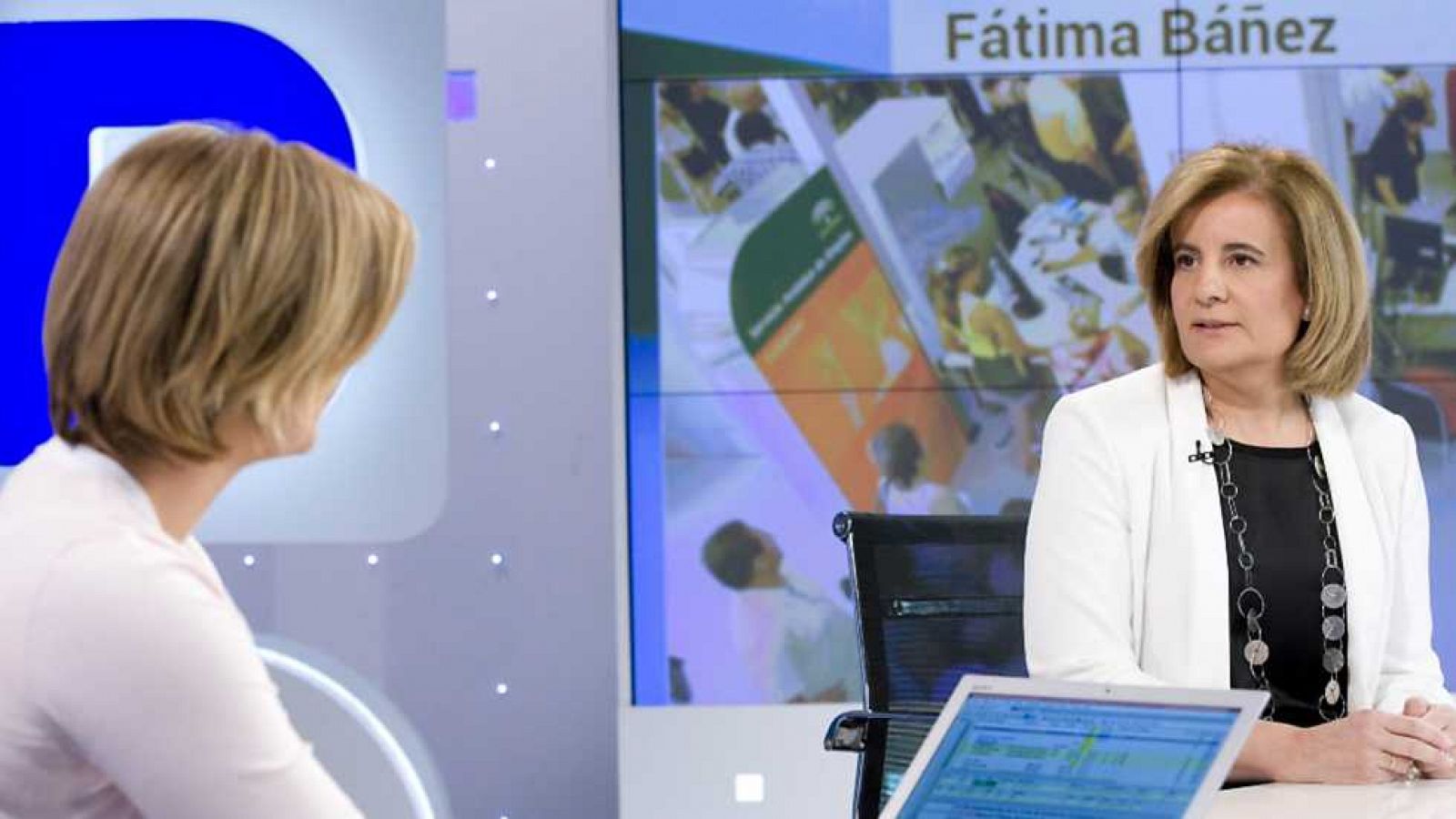Los desayunos de TVE - Fátima Báñez, ministra de Empleo y Seguridad Social en funciones