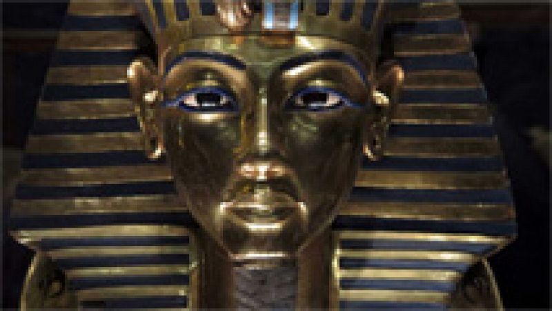 Tutankamón fue enterrado con una daga hecha de una plancha que vino, literalmente, del espacio, según un análisis de la composición de la pequeña espada de hierro hallada en el sarcófago del faraón. Usando espectrometría de fluorescencia de rayos X p