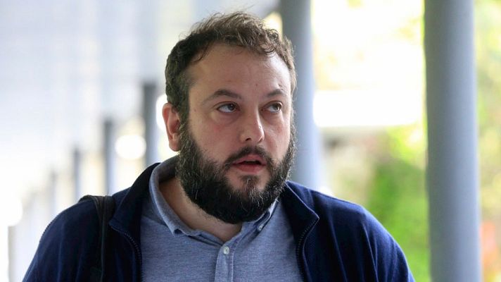 Telediario 1 - El concejal de Ahora Madrid Guillermo Zapata dice que se desvinculó del Patio Maravillas cuando lo iban a desalojar