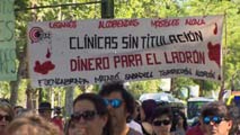 Manifestación en Madrid de los afectados por el fraude de Funnydent
