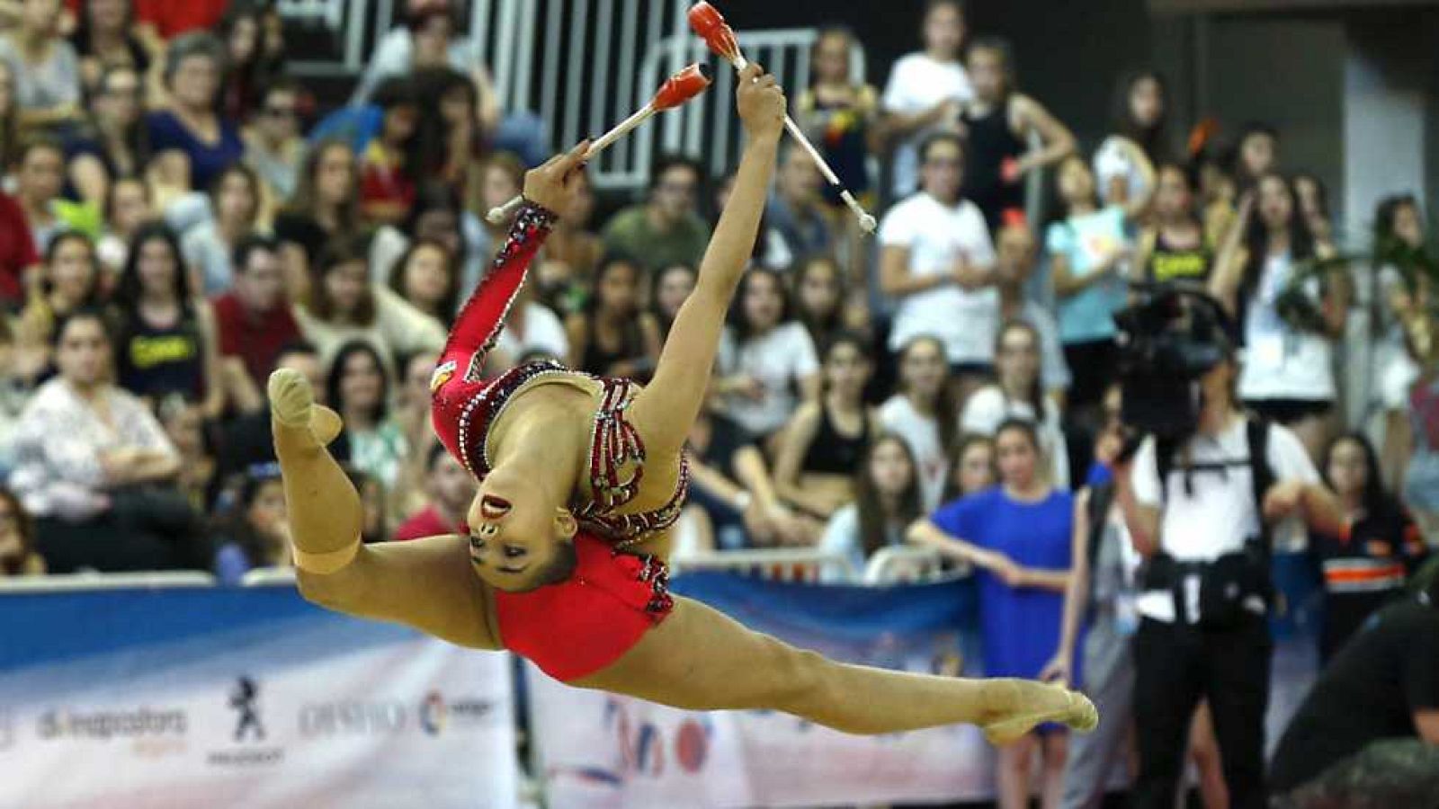 Gimnasia rítmica - Copa del Mundo 'División B'. Clasificación individual grupo 'B' . Mazas y Cinta - ver ahora