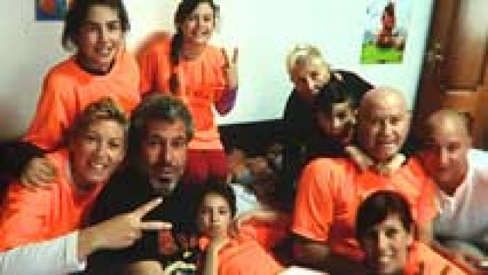 Telediario 1 - 'Un camino para Asier', la marcha de unos Mossos d'Esquadra