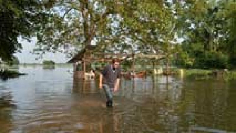 Francia se apura por recuperarse de las inundaciones a pocos días del inicio de la Eurocopa
