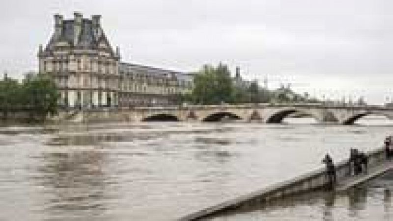 Francia se recupera del temporal que anegó el país