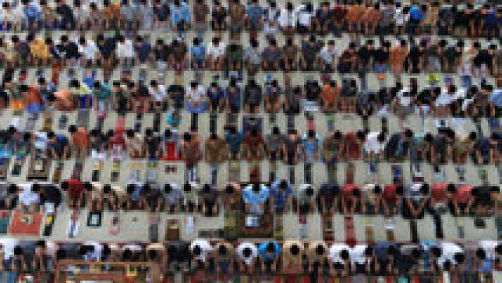 Telediario 1 - Los casi 2 millones de musulmanes residentes en España inician hoy el Ramadán