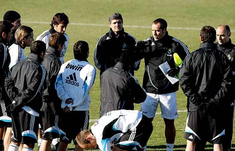 Guti se ejercita con el grupo