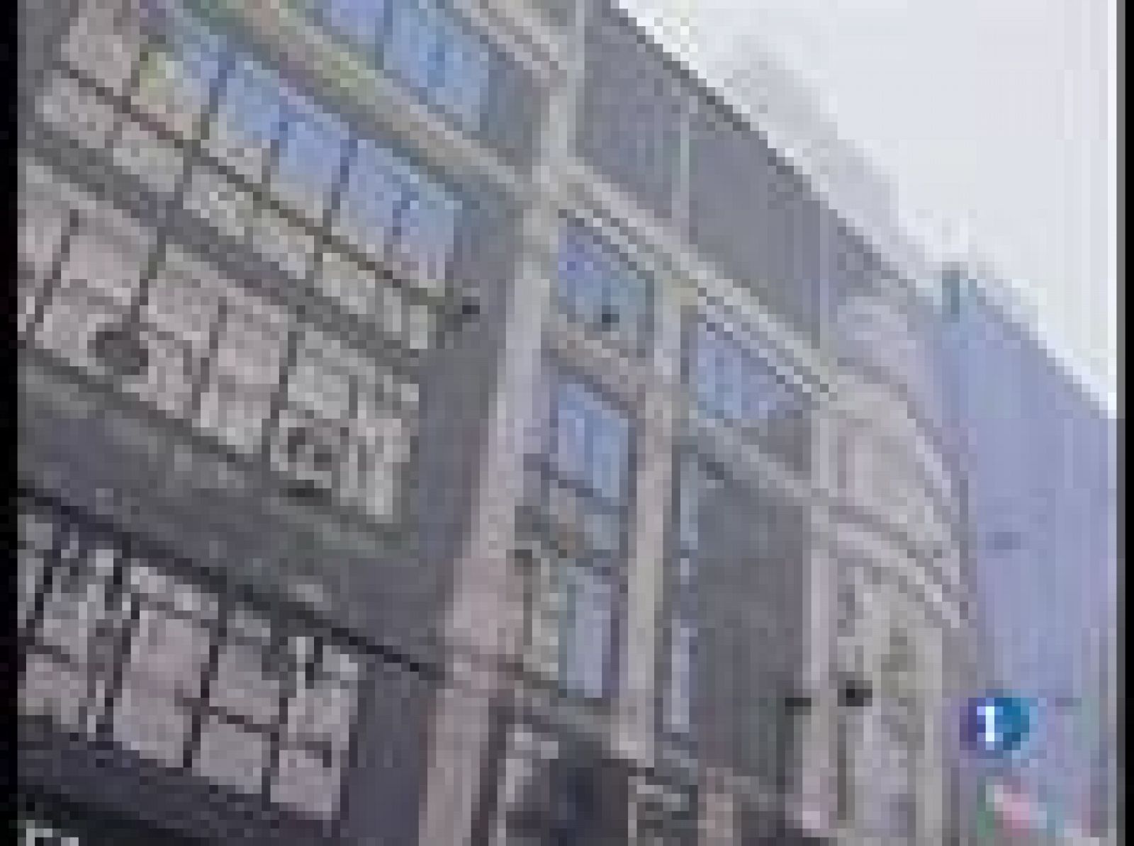 En unos grandes almacenes de París han desactivado hoy cinco paquetes explosivos | Ver