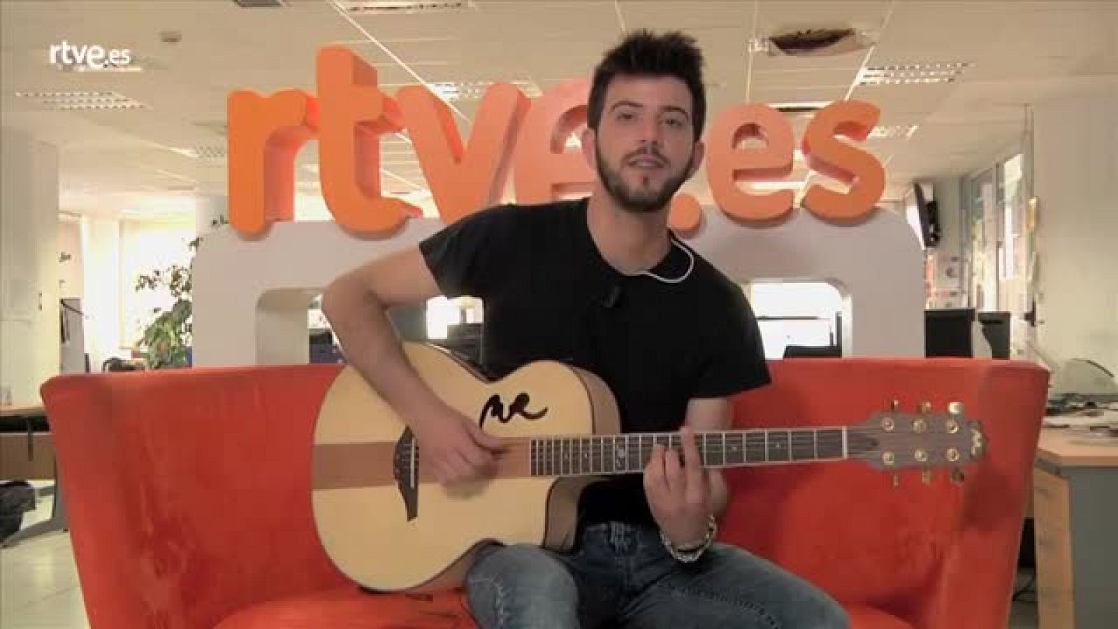 Salvador Beltrán canta una nueva versión de 'Días de alegría'