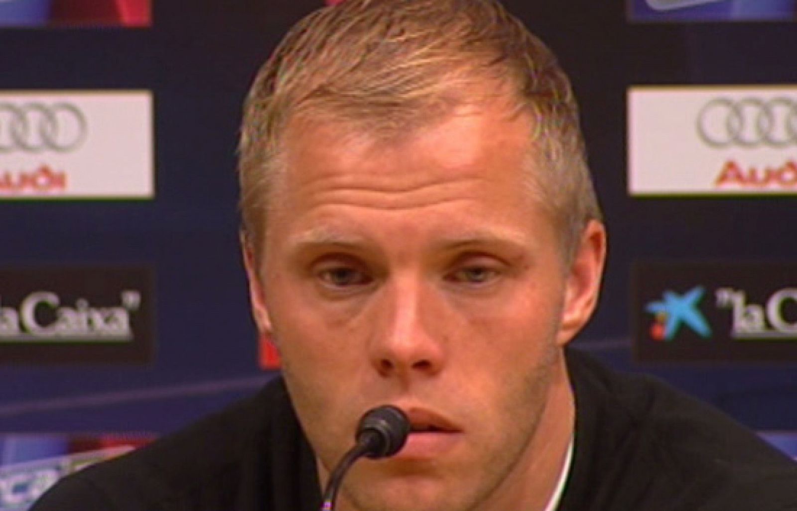 El jugador del Barcelona, Arnór Gudjohnsen, no cree que actualmente el Madrid sea un rival directo. "Valencia y Sevilla son más rivales que el Madrid en estos momentos", ha afirmado el islandés.