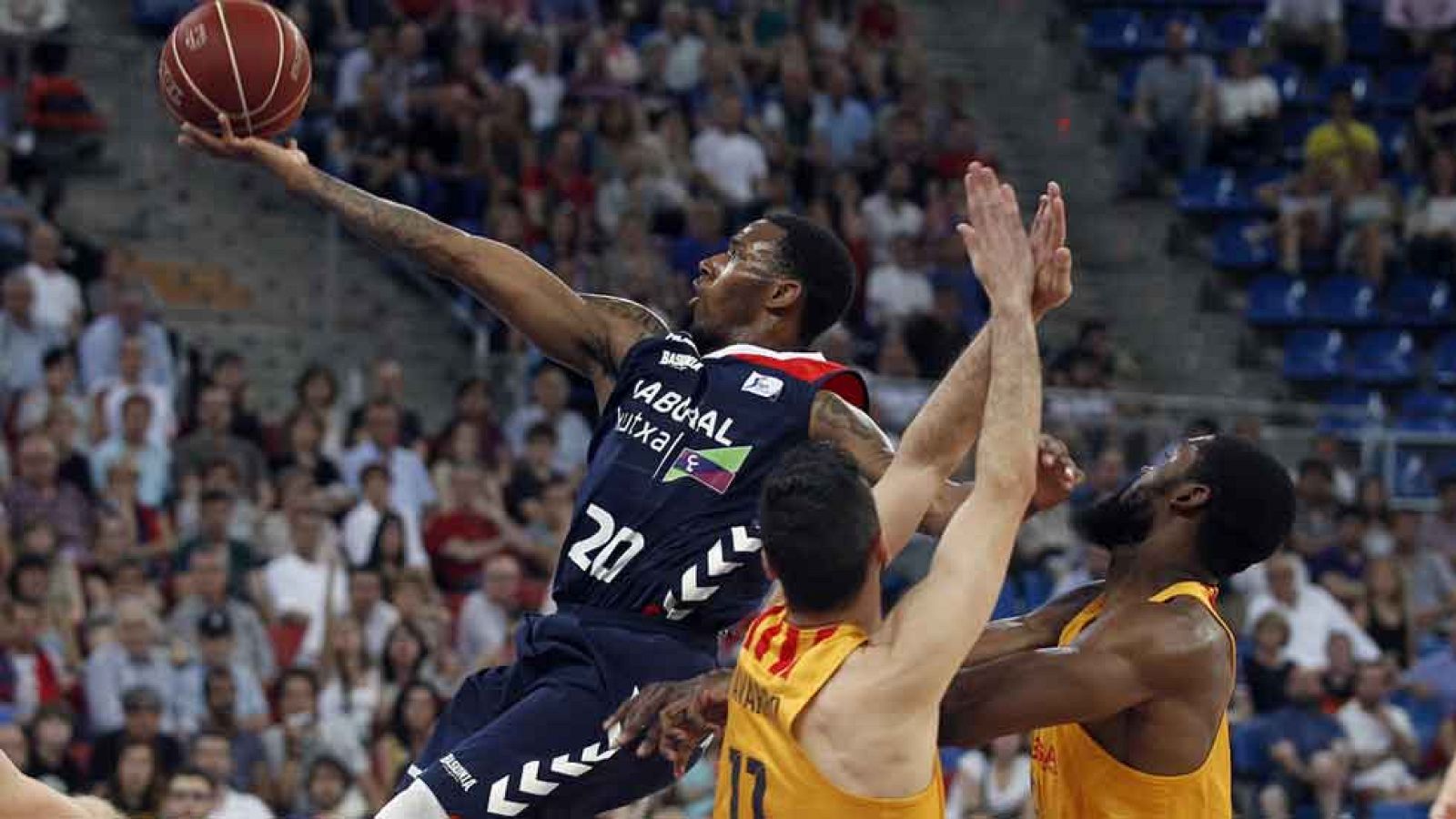 Laboral Kutxa 89 - 83 FC Barcelona