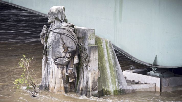 Telediario 1 - Miles de obras de arte sumergidas durante dos días por las inundaciones en Francia