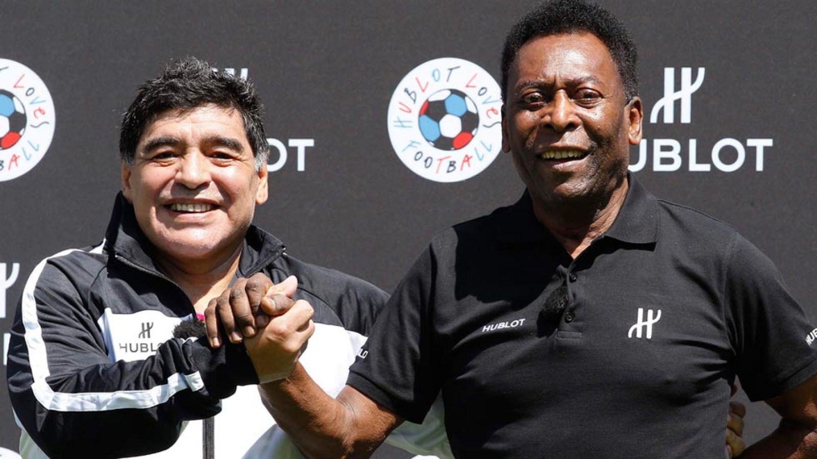 Pelé y Maradona se reconcilian en París | Ver