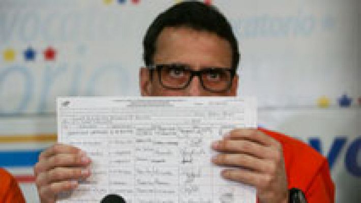Capriles y Tintori denuncian que sus firmas para solicitar un referéndum revocatorio contra Maduro fueron excluidas