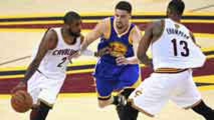 Máxima tensión en el encuentro entre Golden State y Cleveland Cavaliers