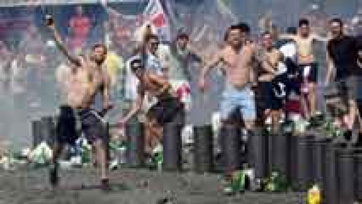 Importantes altercados entre hinchas rusos e ingleses en Marsella