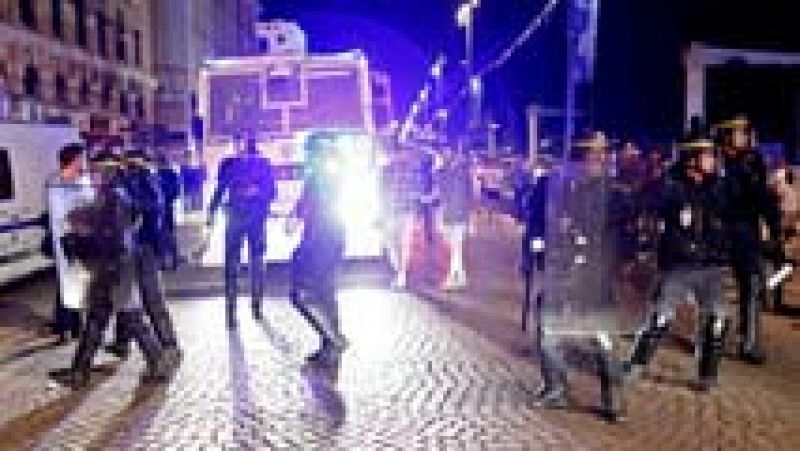 Los altercados entre hinchas de fútbol dejan 35 heridos en Marsella, uno de ellos muy grave