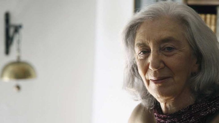 Telediario 1 - La poeta y traductora Clara Janés es la nueva dueña de la 'U' en la RAE