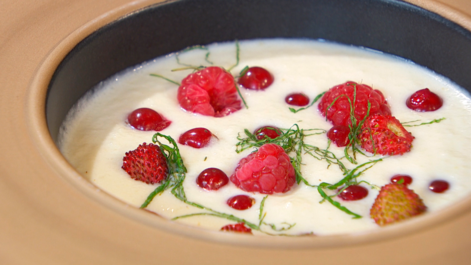 Torres en la cocina - Sopa de peras y frutos rojos