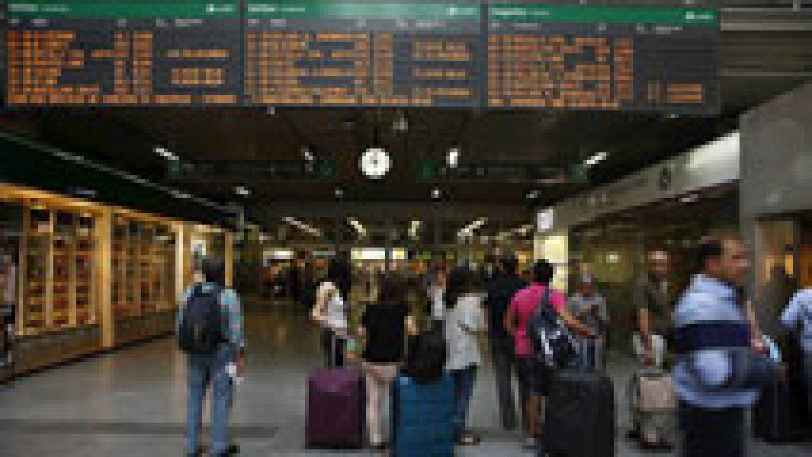 Telediario 1: Renfe cancela 75 trenes de los programados al incumplirse los servicios mínimos, algo que desmienten los convocantes | RTVE Play