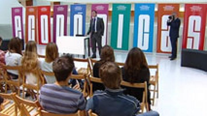 Telediario 1 - Tres universidades de la comunidad valenciana  y la de Santiago de Compostela son las más valoradas  por las empresas cuando contratan a titulados sin experiencia