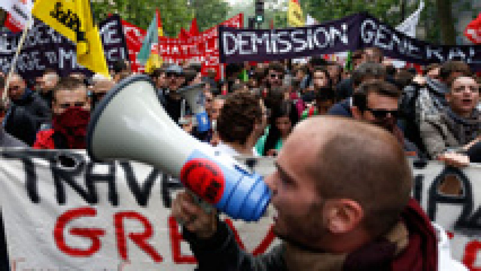 Telediario 1: Miles de personas se manifiestan en Francia contra la reforma laboral | RTVE Play