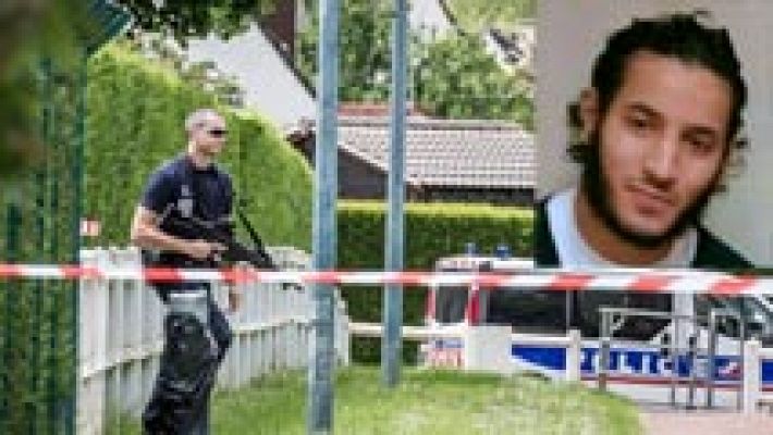 Dos policías muertos en ataque yihadista en Francia