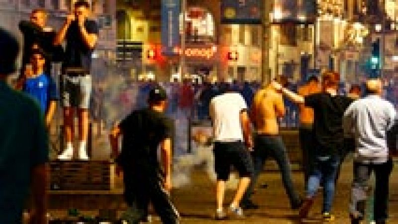 Eurocopa 2016: Decenas de detenidos en nuevos enfrentamientos entre hinchas violentos en Lille 