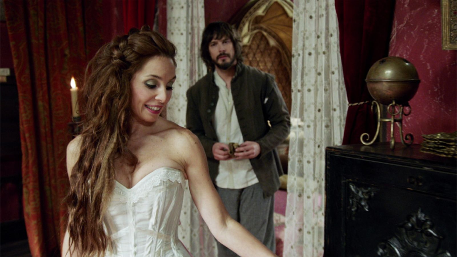 Águila Roja - Gonzalo conoce a Anaís