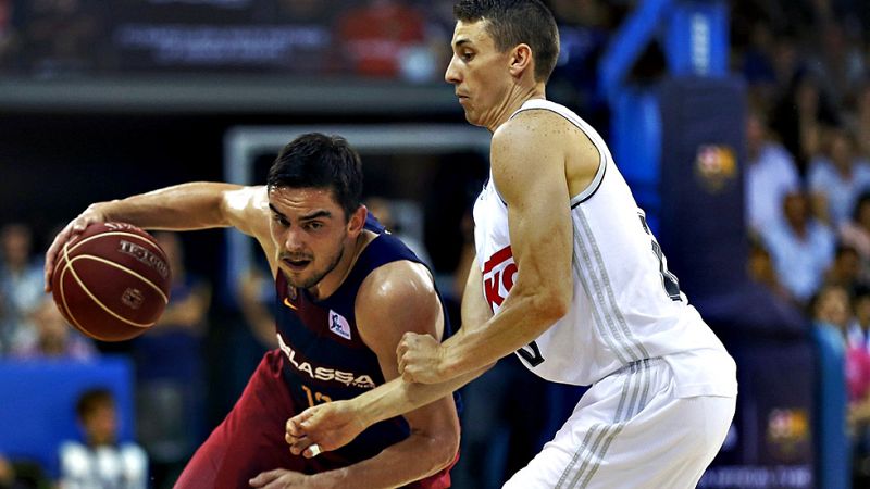 El FC Barcelona se adelanta en el Playoff Final al vencer por 100-99 al Real Madrid, con una canasta de Perperoglou en el último segundo en el tercer partido de una final con más puntos en era ACB.