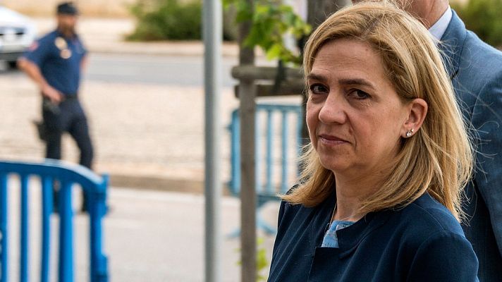 Telediario 1 - Manos Limpias sostiene que la infanta Cristina constituyó Aizóon con la intención de defraudar